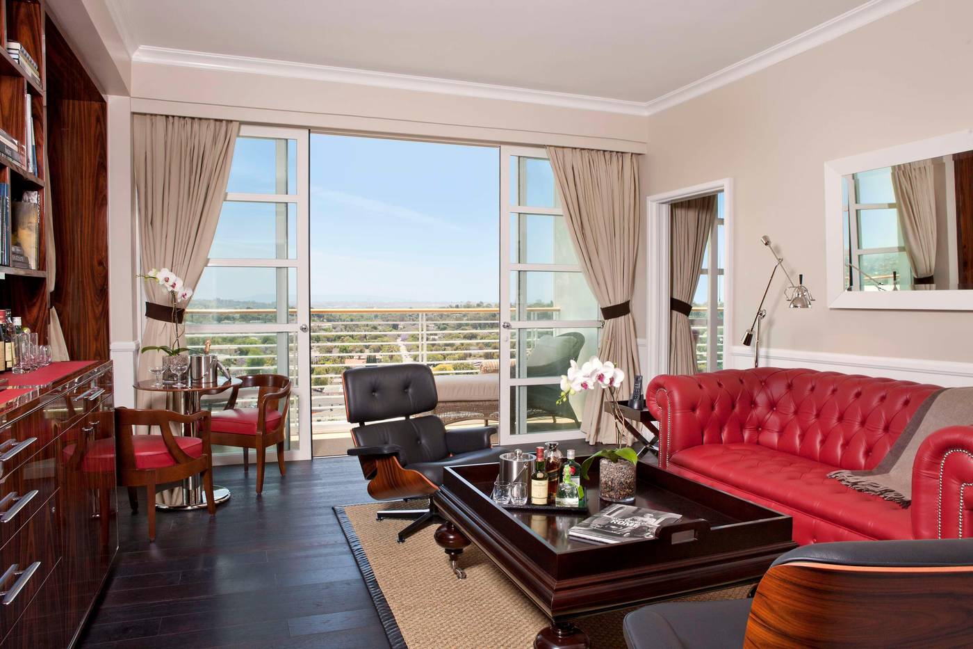 Cameo-Beverly-Hills-Room-12