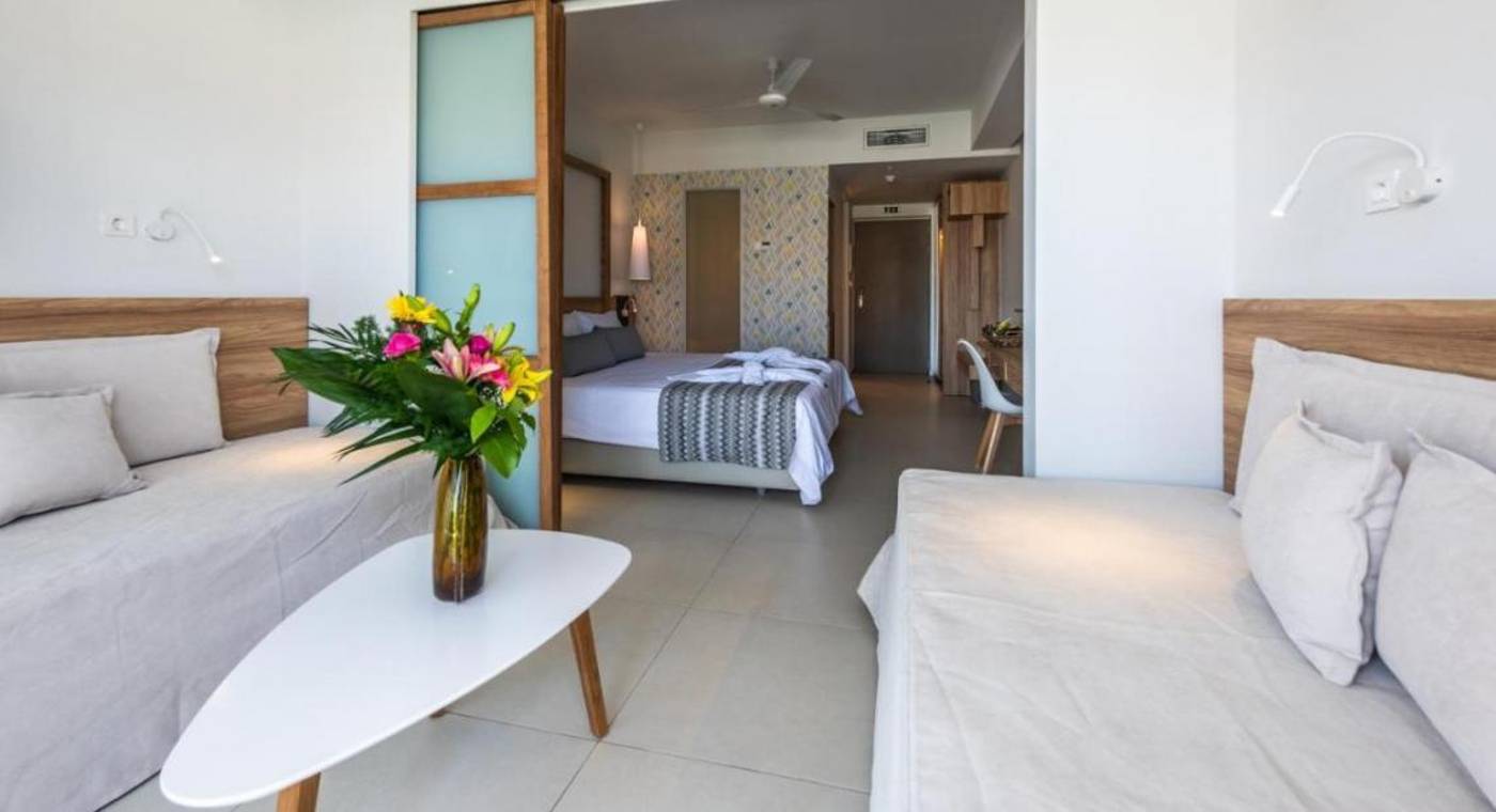 Kiani-Beach-Resort-Room-23