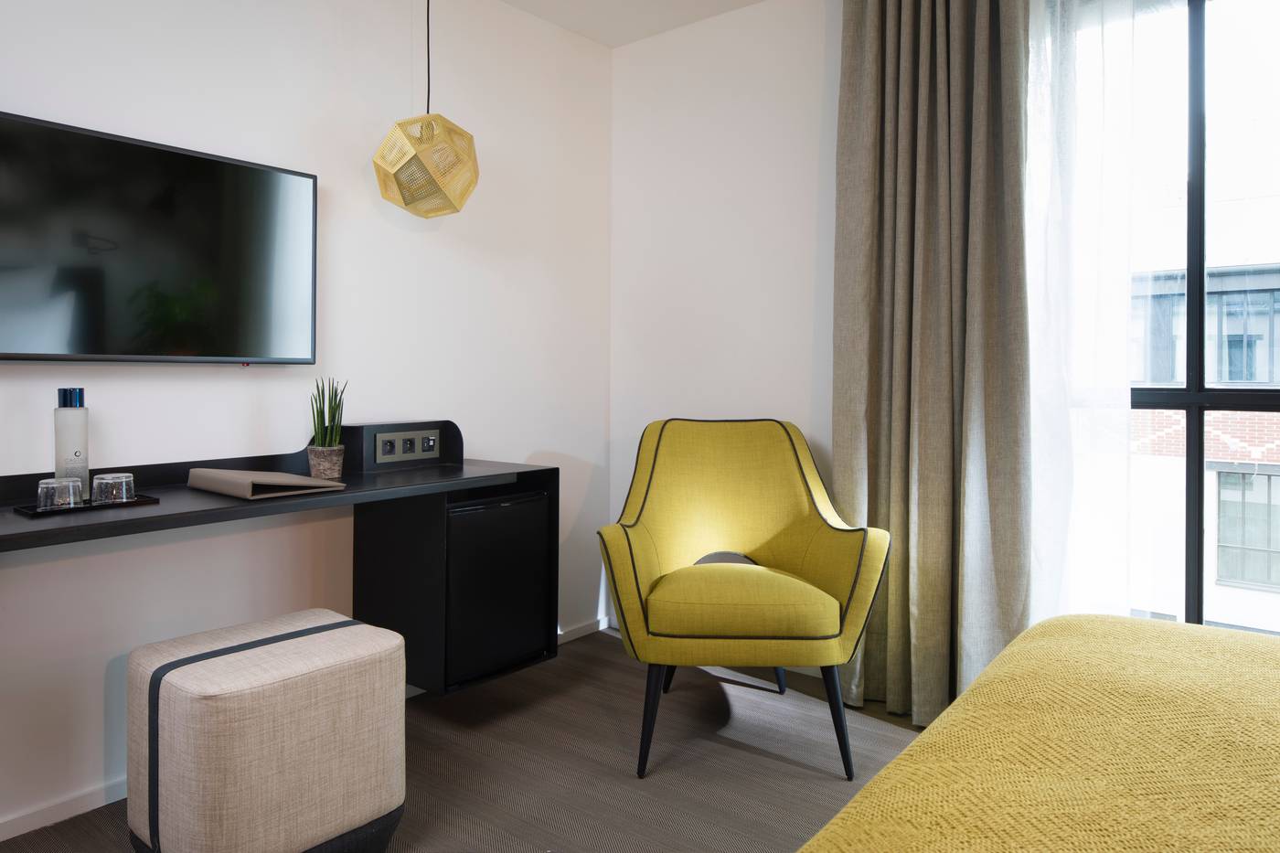 Les-Deux-Girafes-Room-28