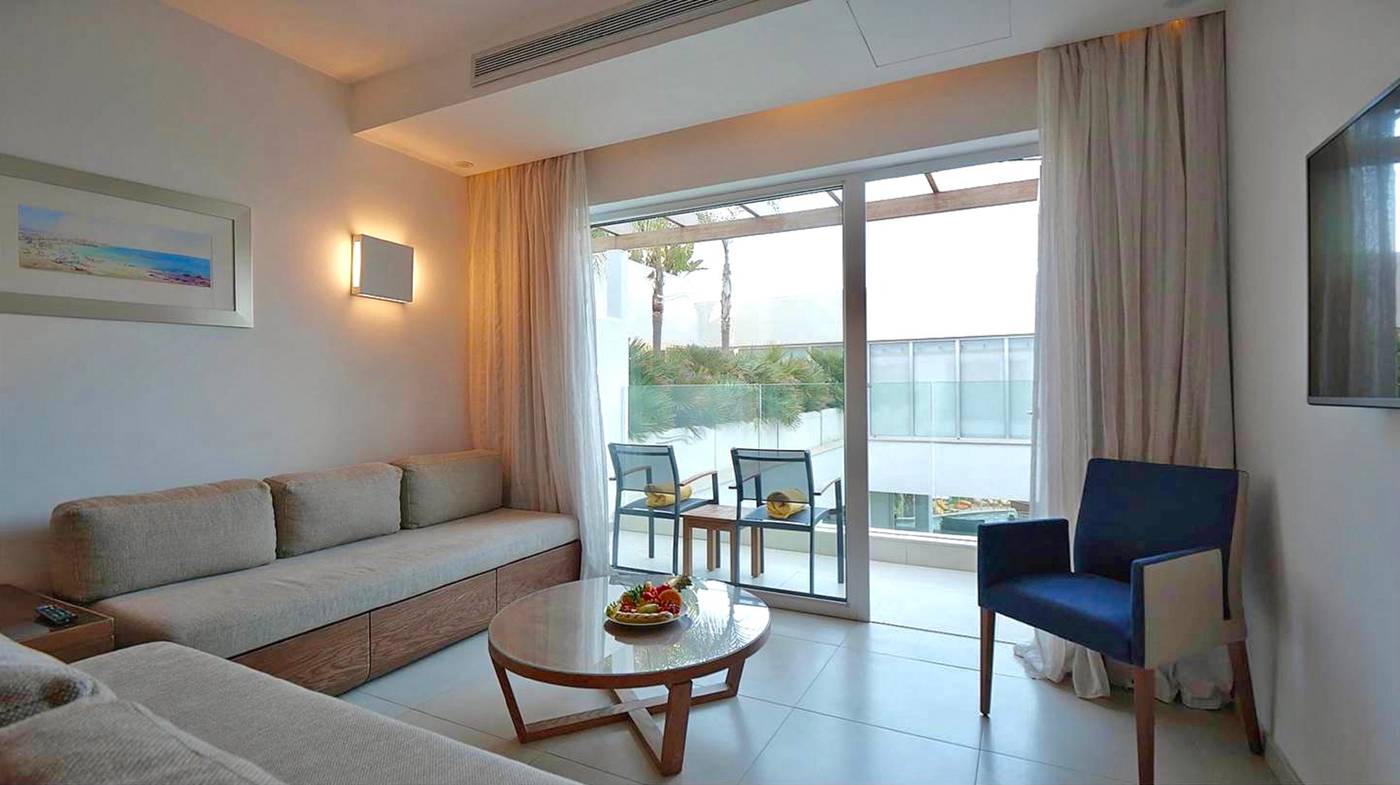 Sunrise-Pearl-Hotel---Spa-Room-23