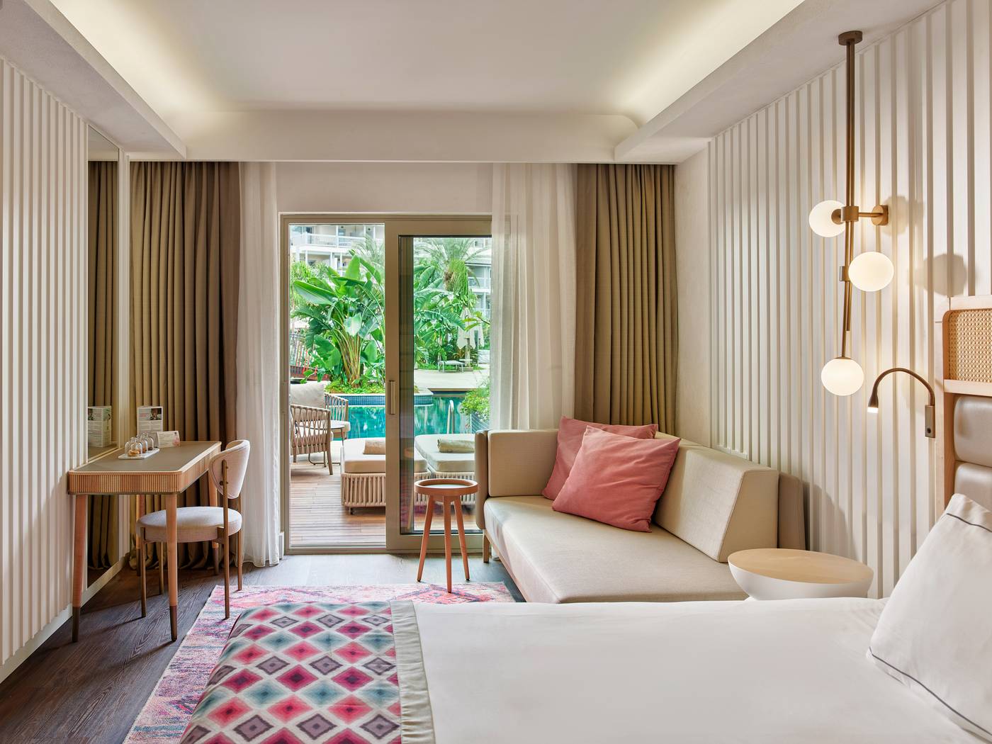 Lara-Barut-Collection-Room-35