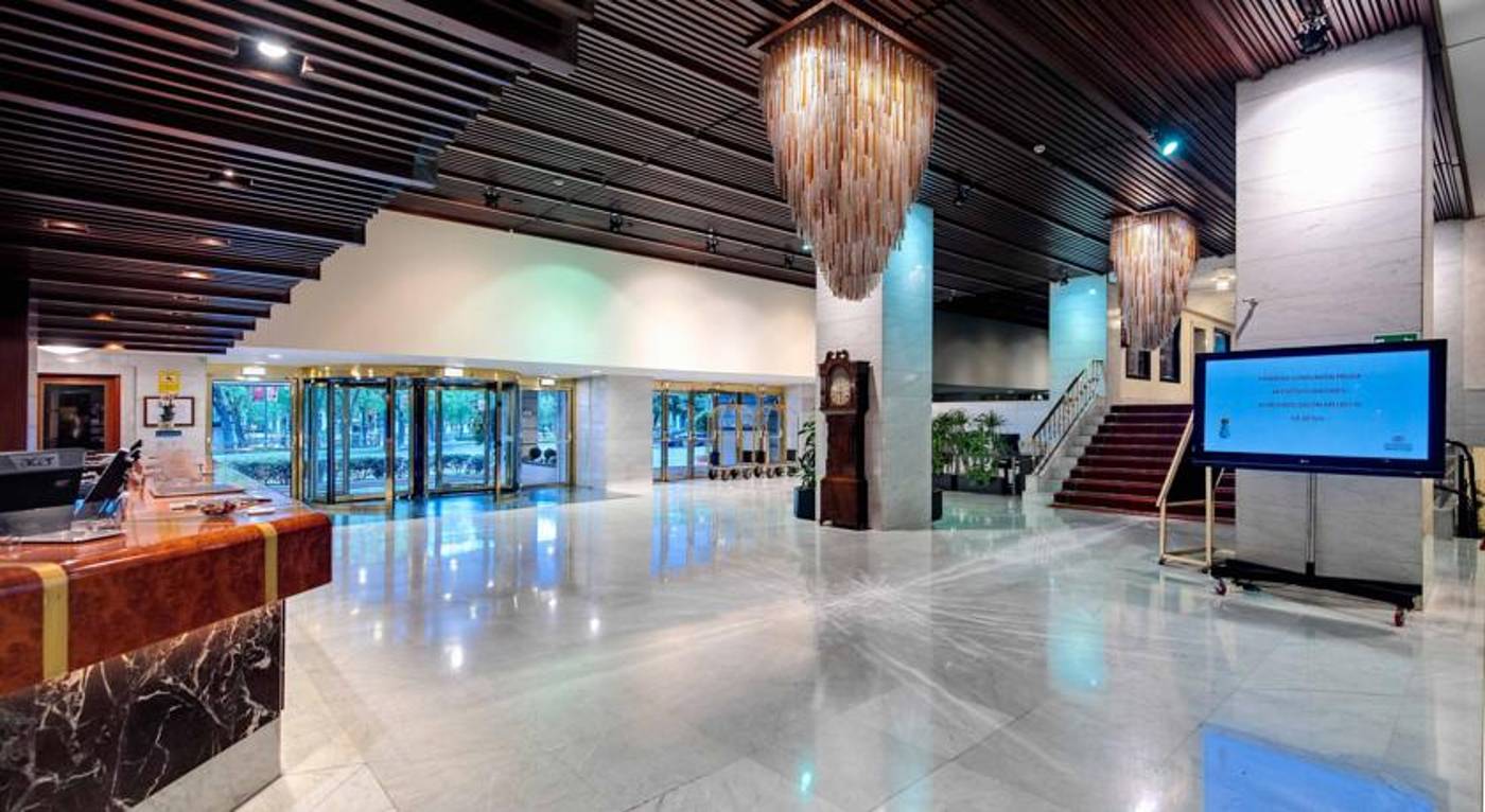 Miguel-Angel-by-BlueBay-Lobby-19