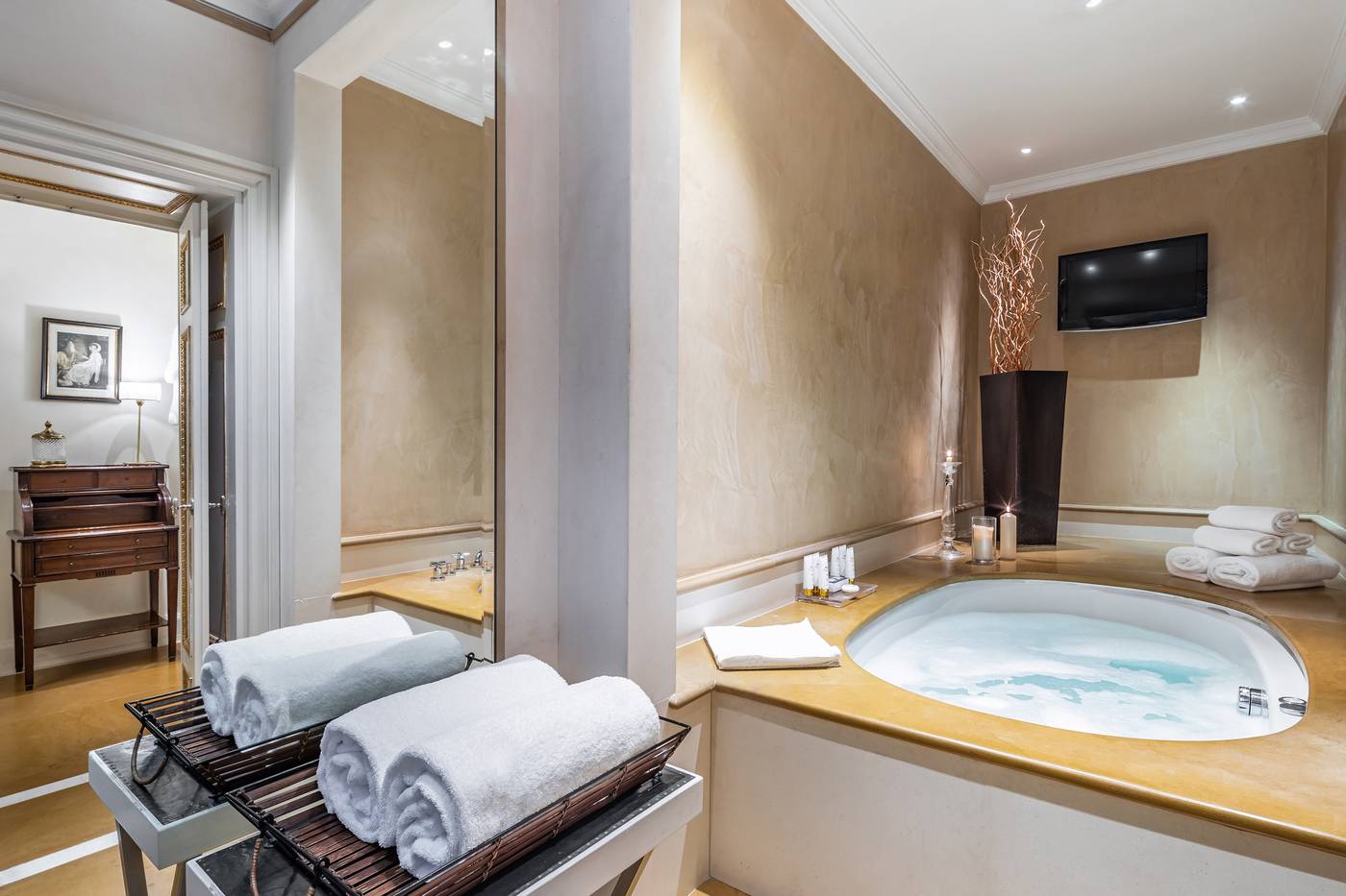 Relais-Santa-Croce-by-Baglioni-Hotels-Room-49