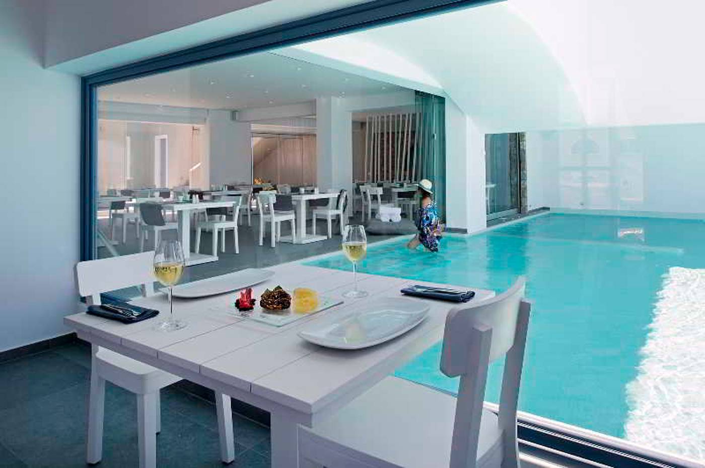 Acroterra-Rosa-Luxury-Suites-Restaurant-41