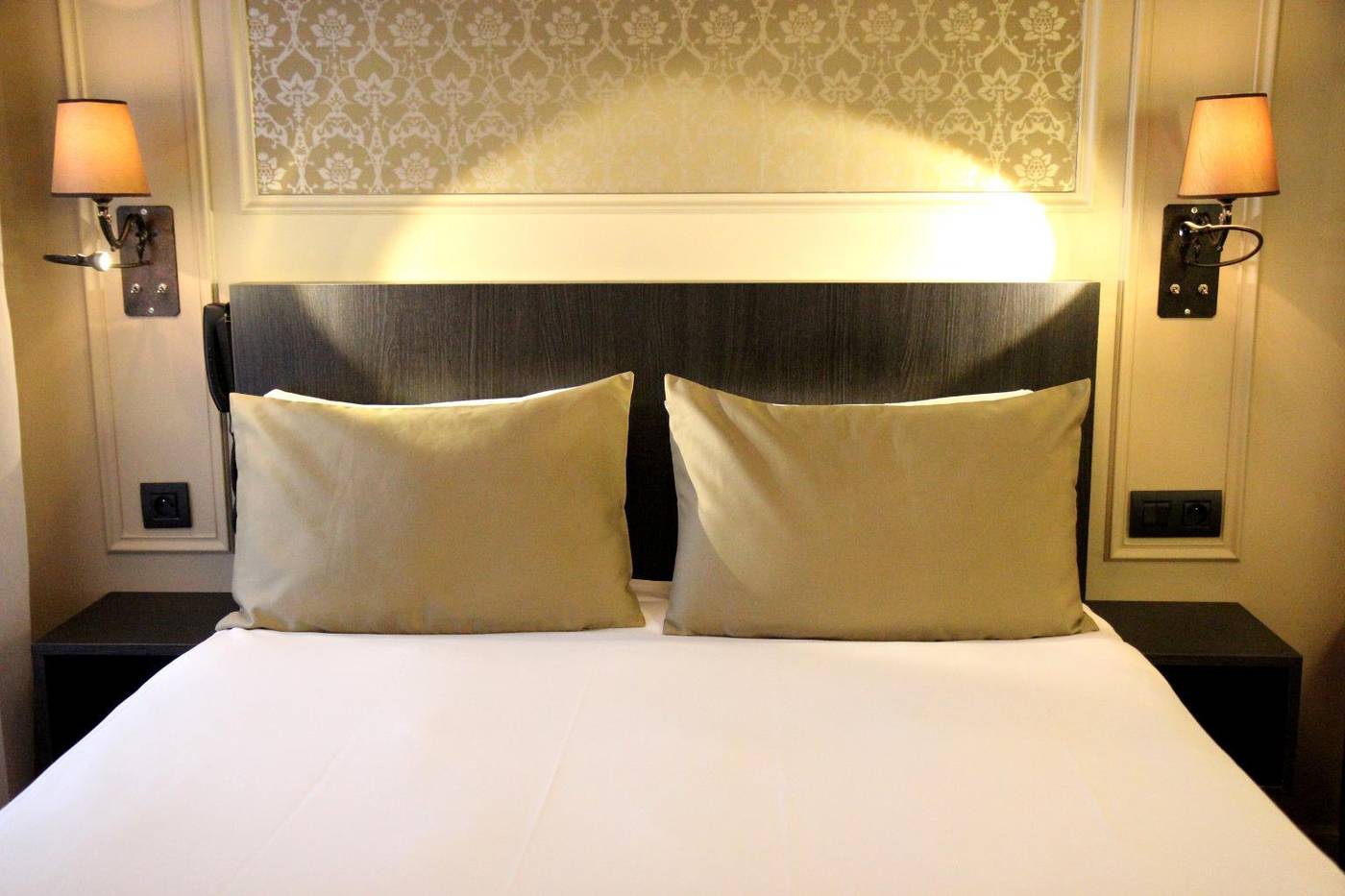 BEST-WESTERN-Hotel-Le-Montmartre-Saint-Pierre-Room-15