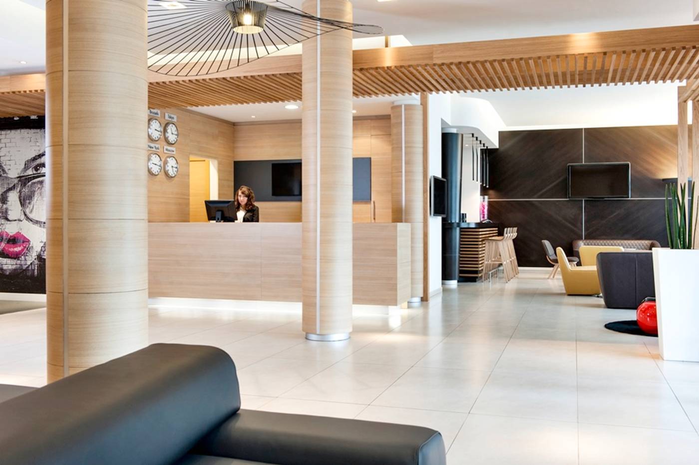 Novotel-Brussels-Centre-Midi-Station-Lobby-1