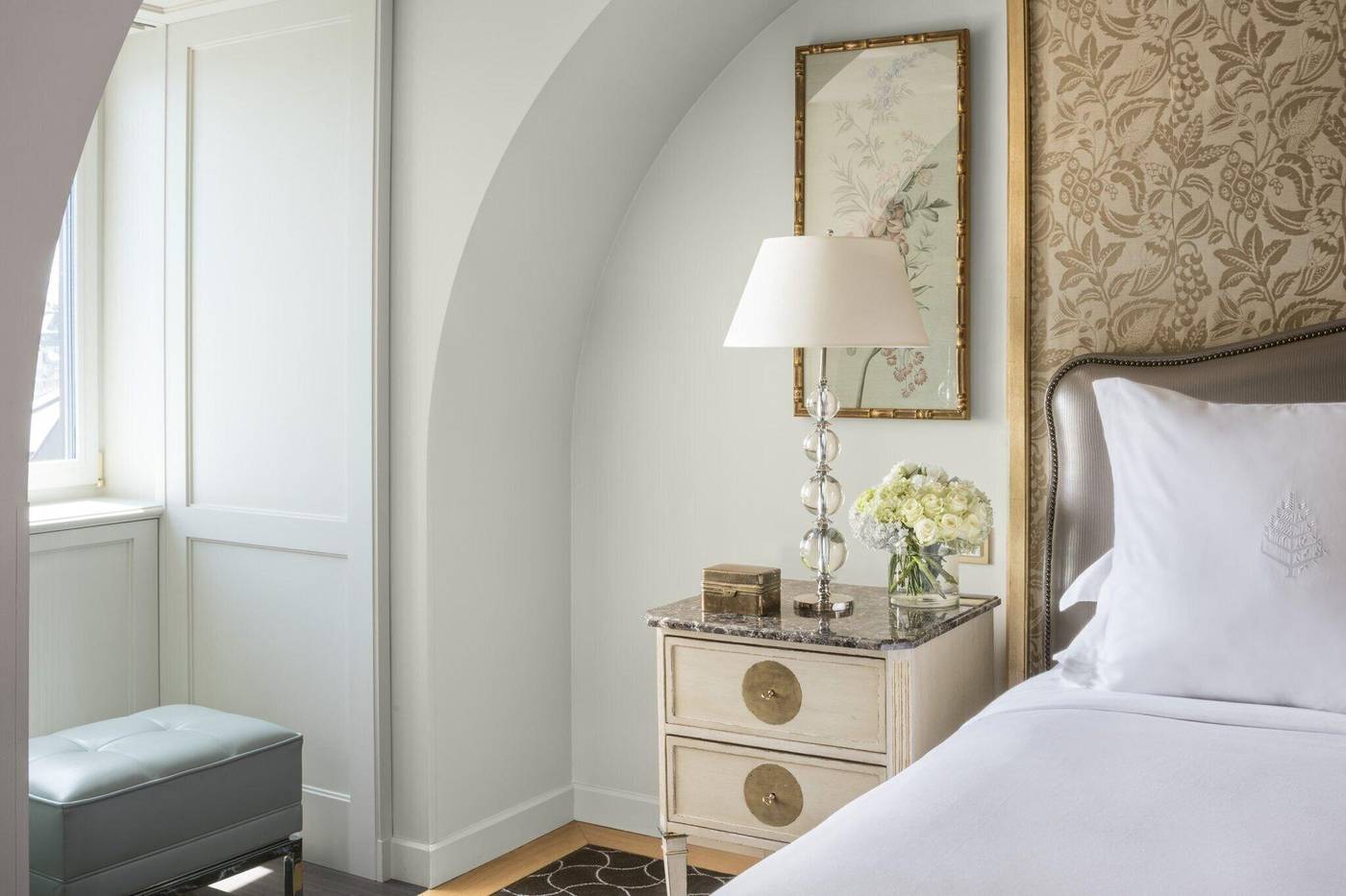 Four-Seasons-Hotel-Geneva-Room-45