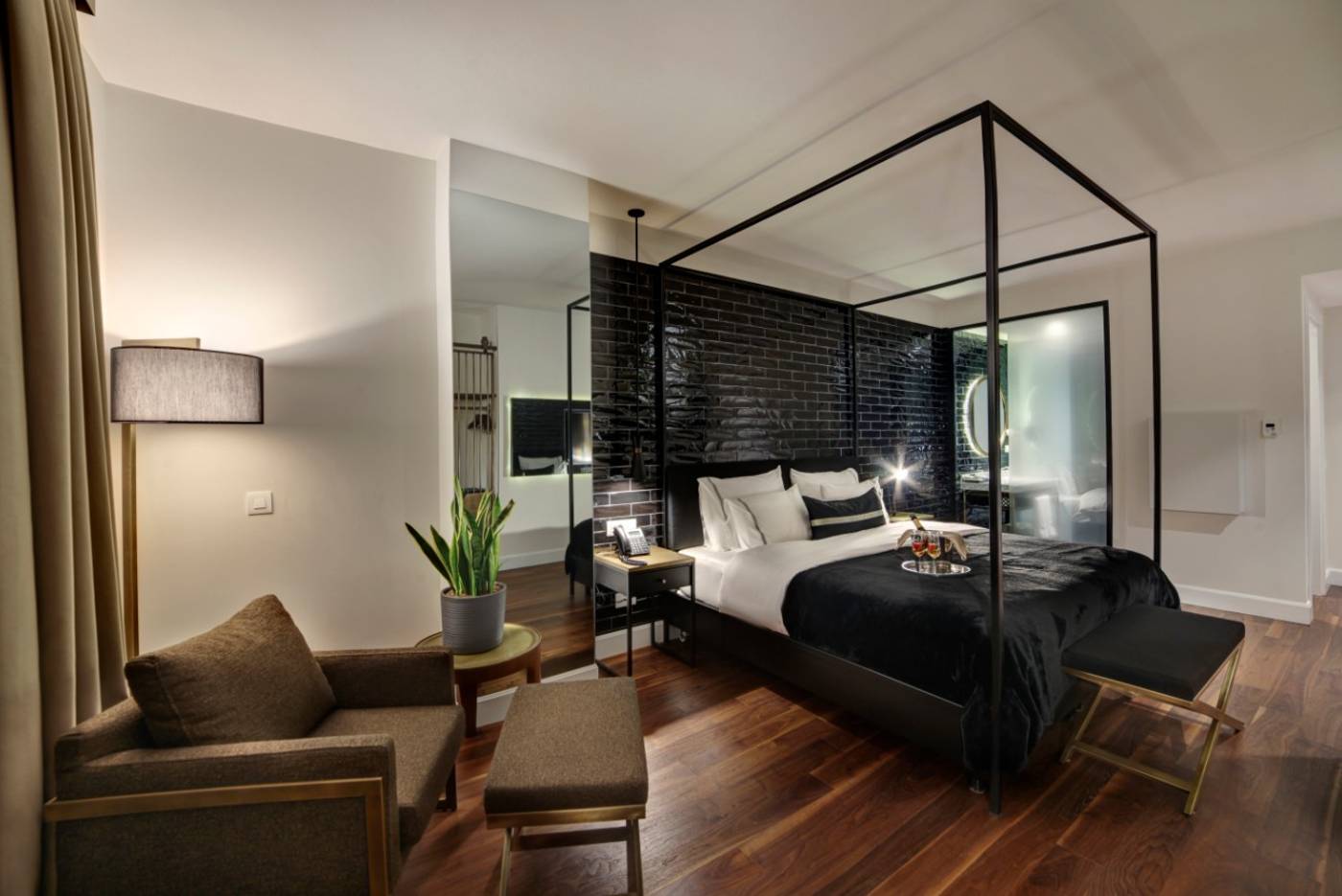 39-KalamIs-Marina-Hotel-Room-20