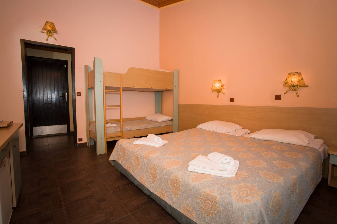 Elenite-Holiday-Village-Room-24