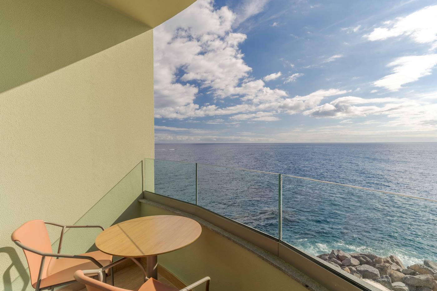 Pestana-Vila-Lido-Madeira-Room-40