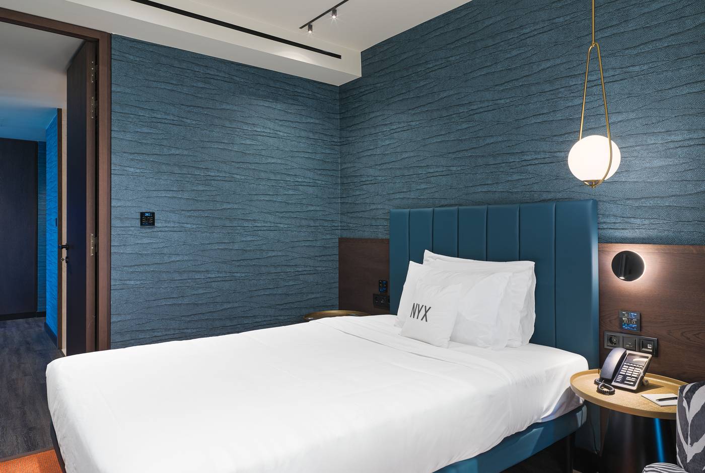 NYX-Esperia-Palace-Athens-by-Leonardo-Hotels-Room-35