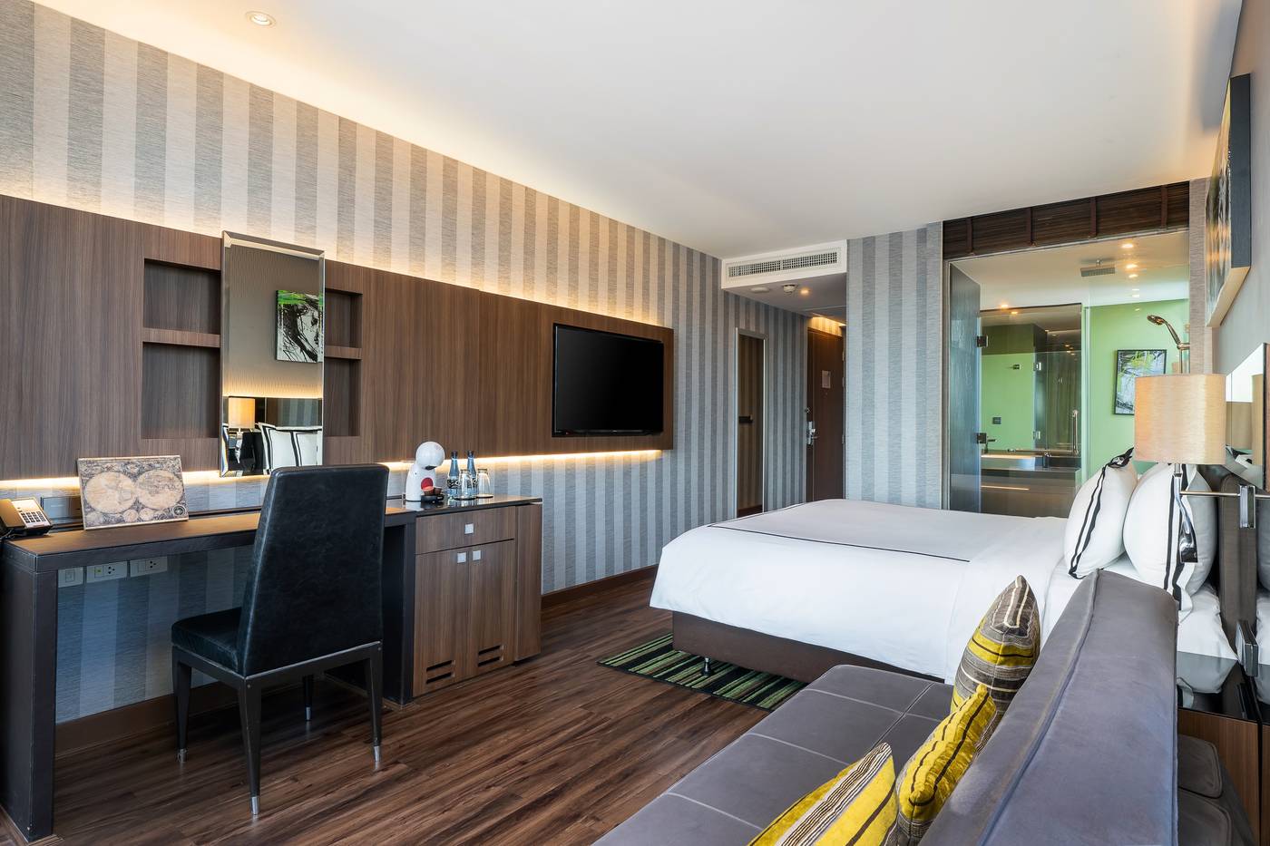 The-Continent-Hotel-Sukhumvit---Asok-BTS-Bangkok-Room-11
