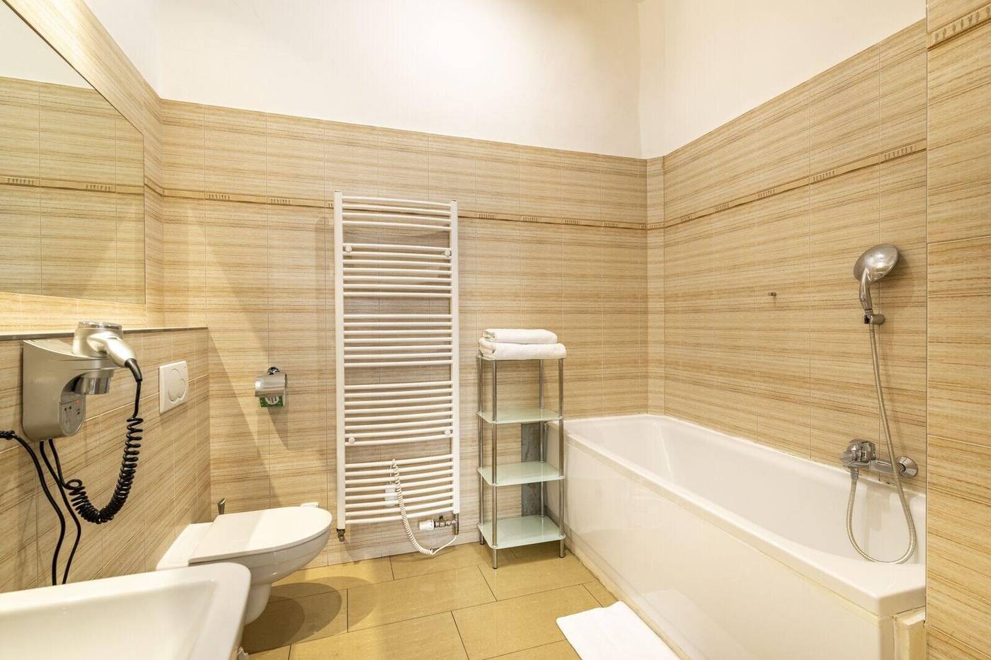 Old-Town-Square-Apartments-Room-41