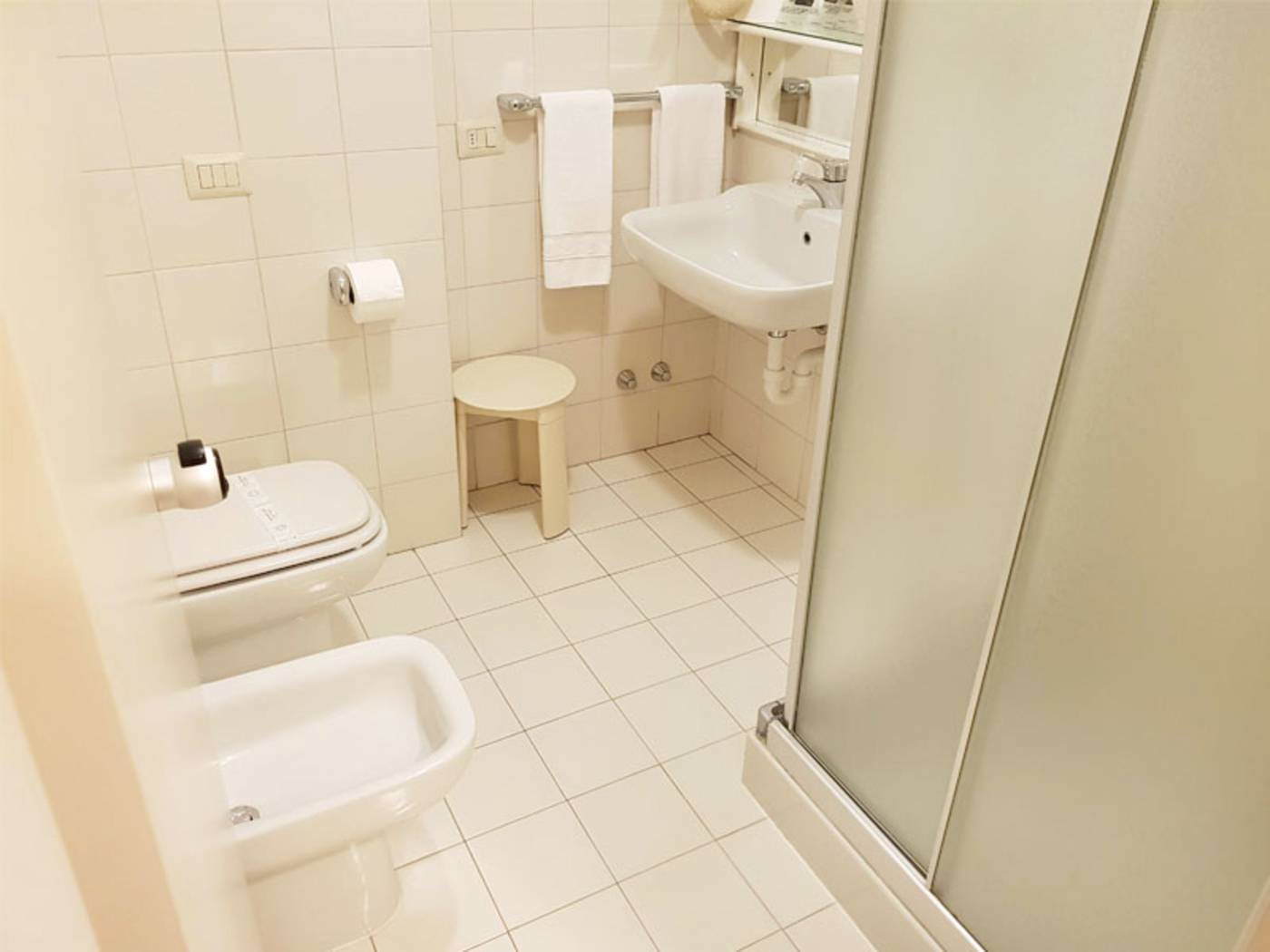 Axolute Comfort Hotel - Cantu-Italy-Cantù CO-Room-10