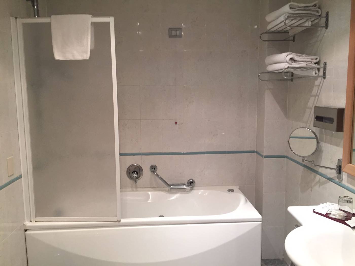 Marina-Palace-Hotel-Spa---Congress-Hall-Room-12