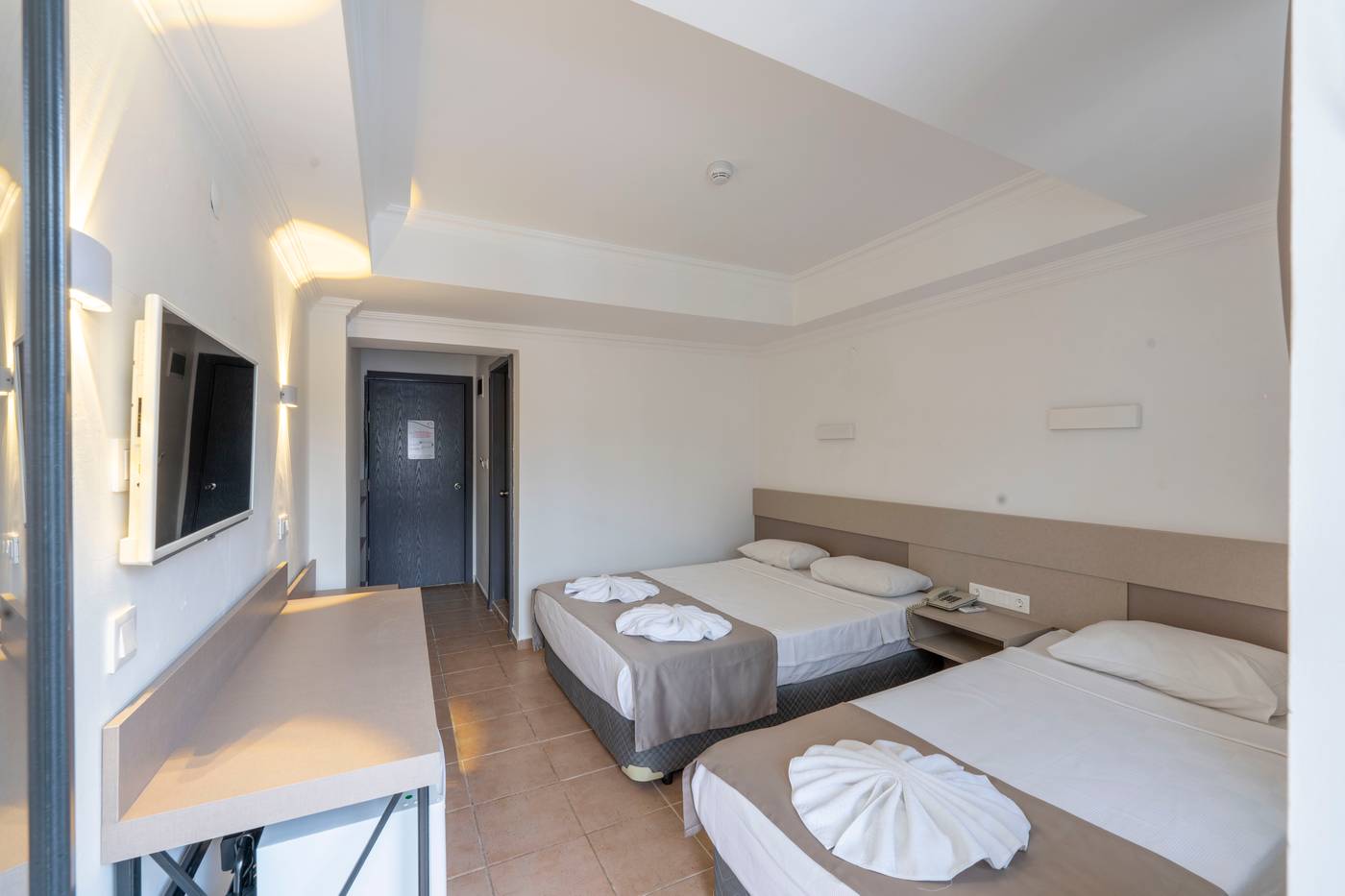 Club-Munamar-Beach-Resort-Room-40