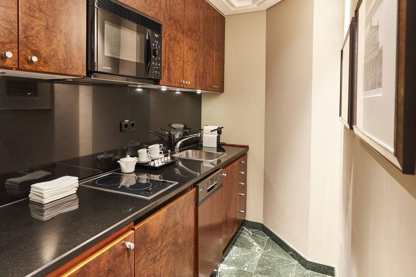 Adlon-Kempinski-Berlin-Room-51