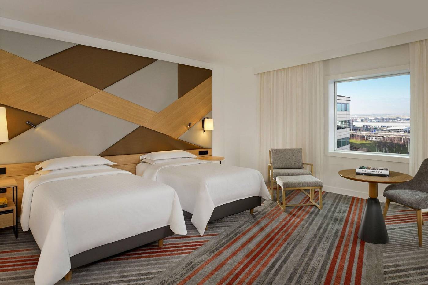 Sheraton-Amsterdam-Airport-Hotel-And-Conference-Center-Room-11