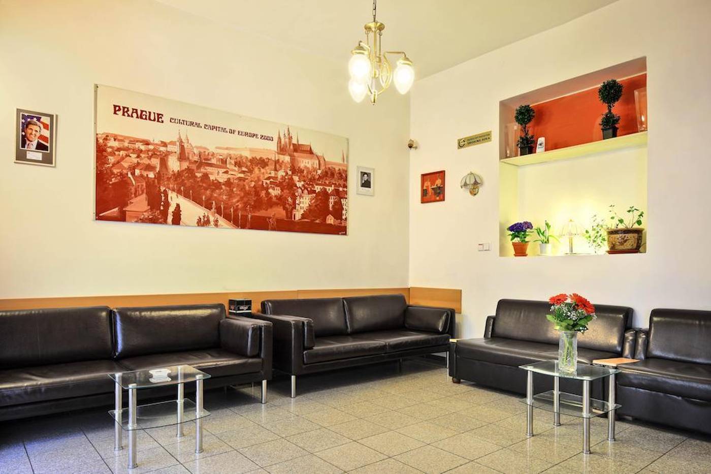 Hotel-Golden-City-Garni-Lobby-6