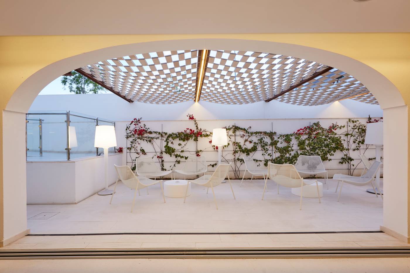 Ebano-Hotel-Apartments-Bar-33