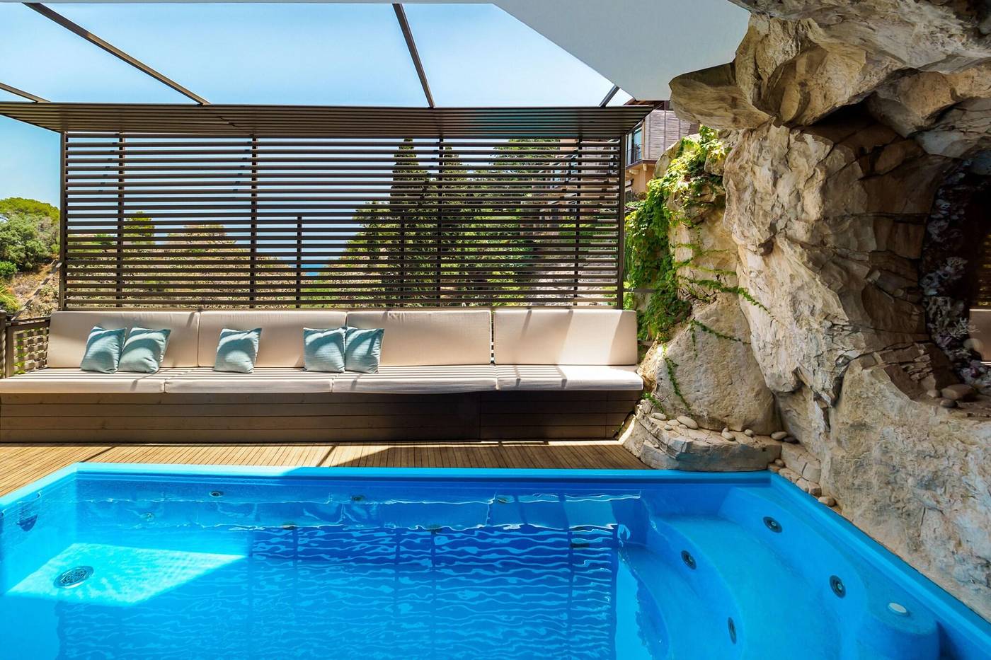 Grand-Hotel-Atlantis-Bay-Room-1