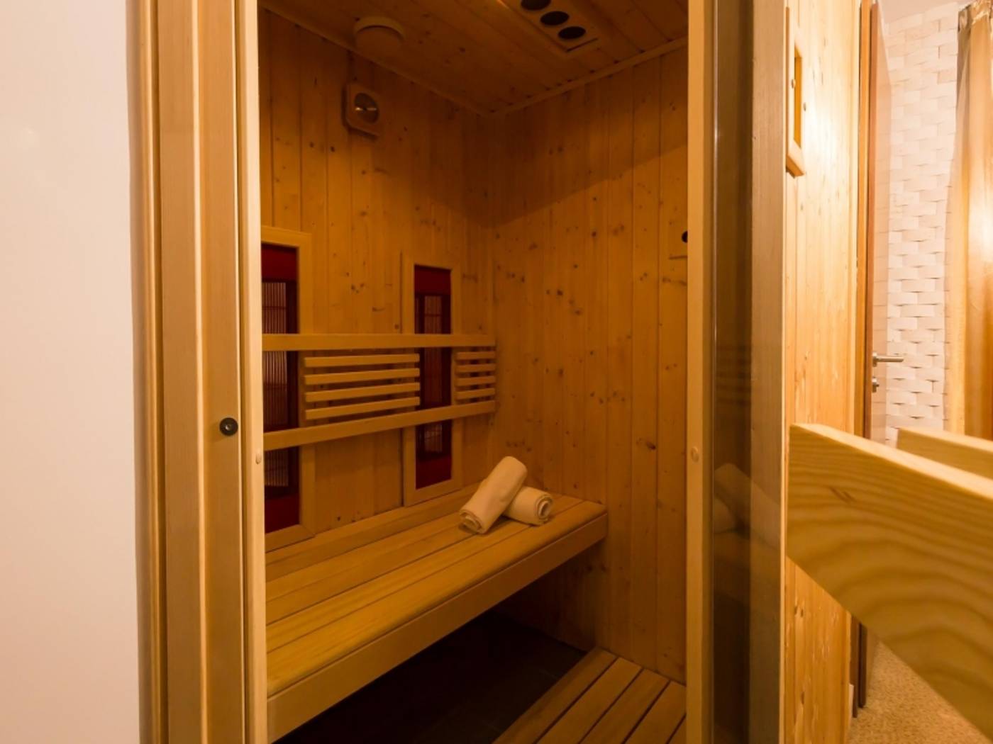 Duna-Garden-Hotel-Room-33