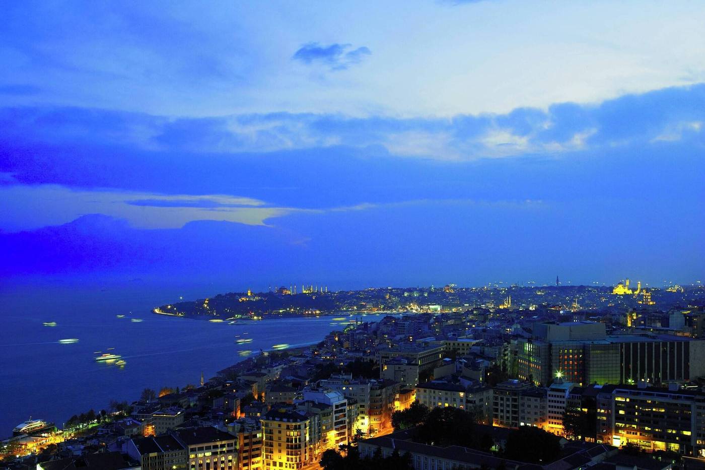 The-Ritz-Carlton-Istanbul-General-view-100