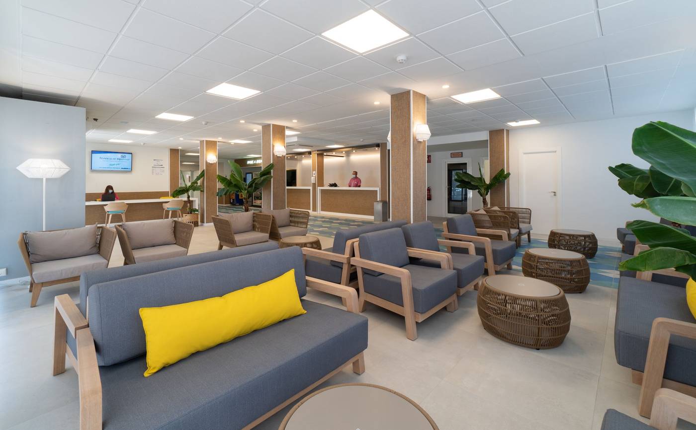Medplaya-Hotel-Regente-Lobby-30