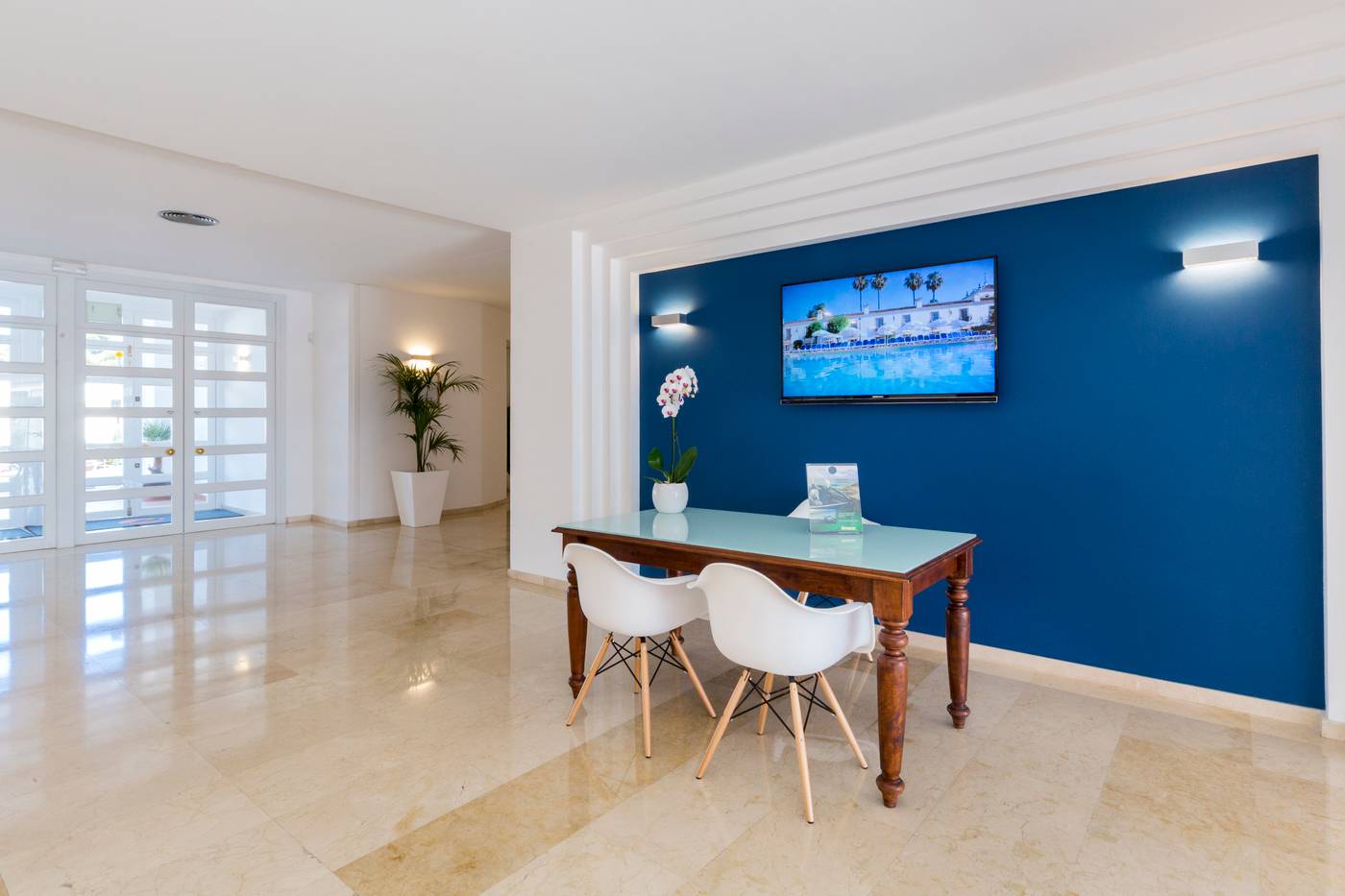 Globales-Mediterrani-Lobby-41