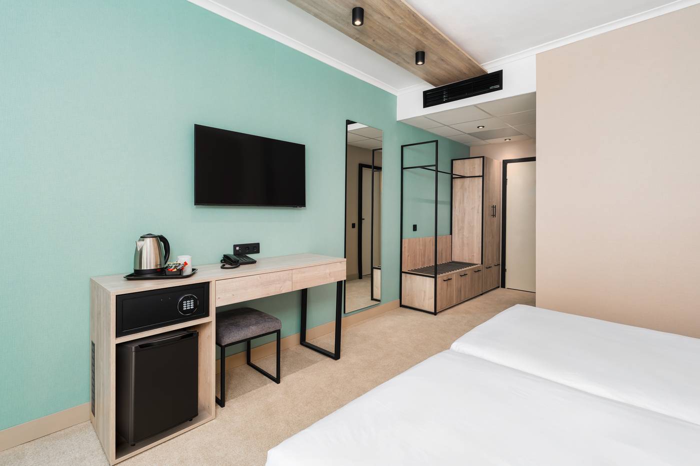 Festa-Panorama-Room-30