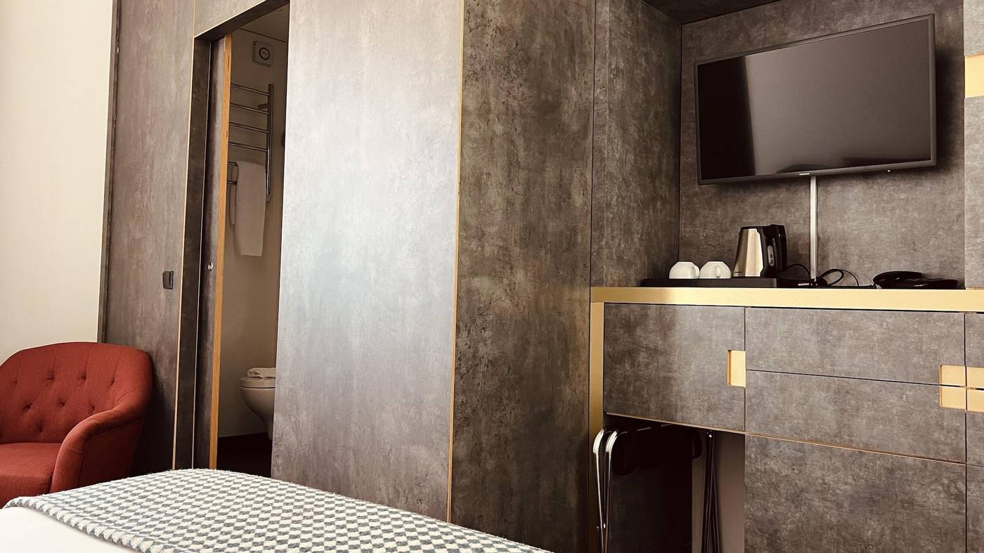 Monte-Belvedere-Hotel-By-Shiadu-Room-18