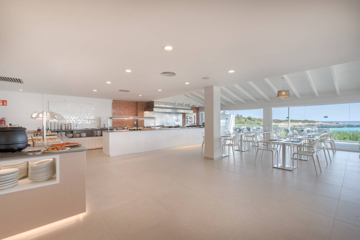 Carema-Beach-Menorca-Restaurant-36