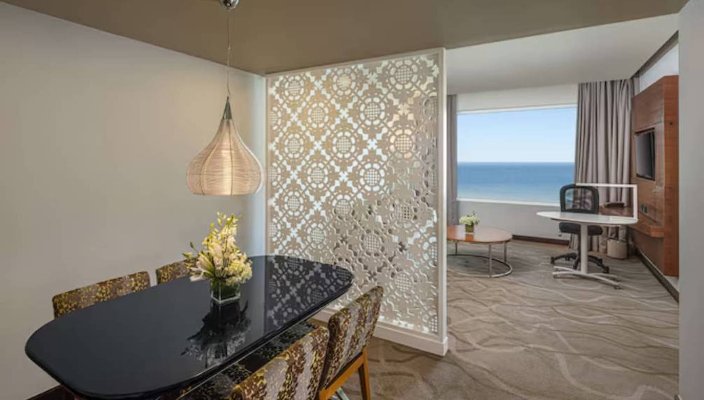 Radisson-Hotel-Colombo-Room-11