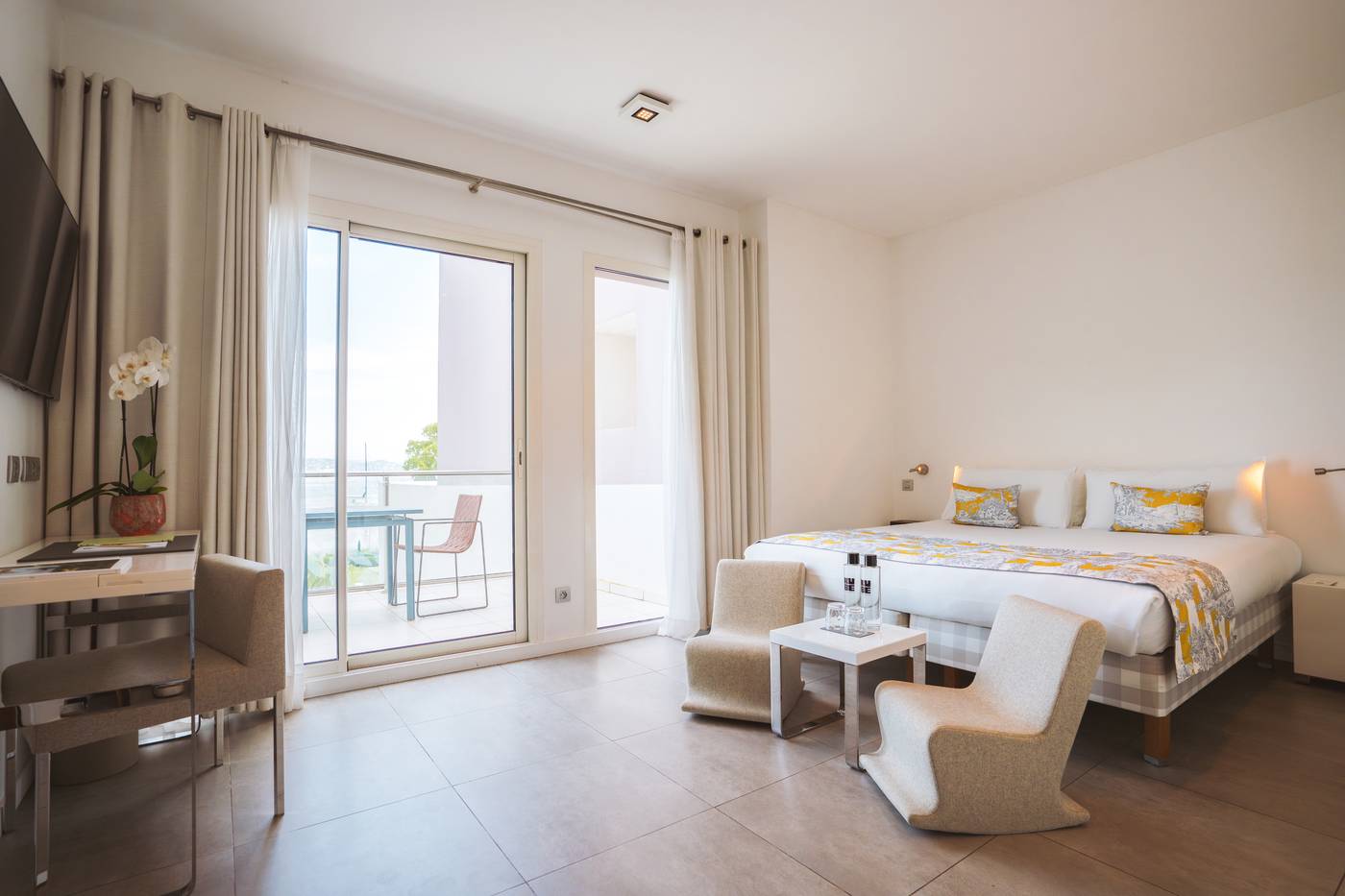 Kube-Hotel-St-Tropez-Room-48