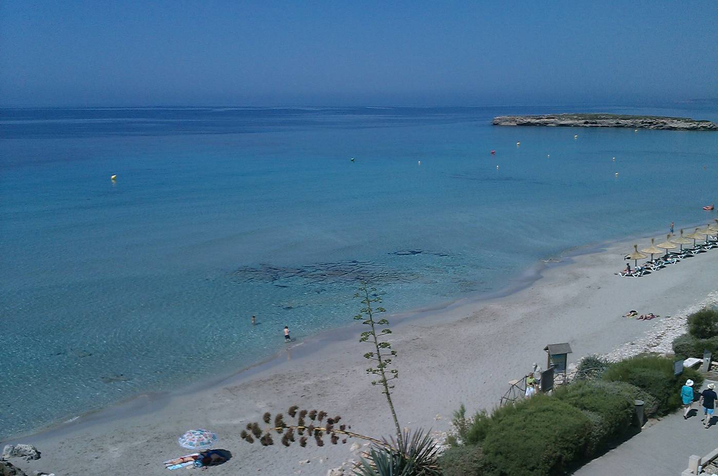 Hamilton-Court-Beach-55