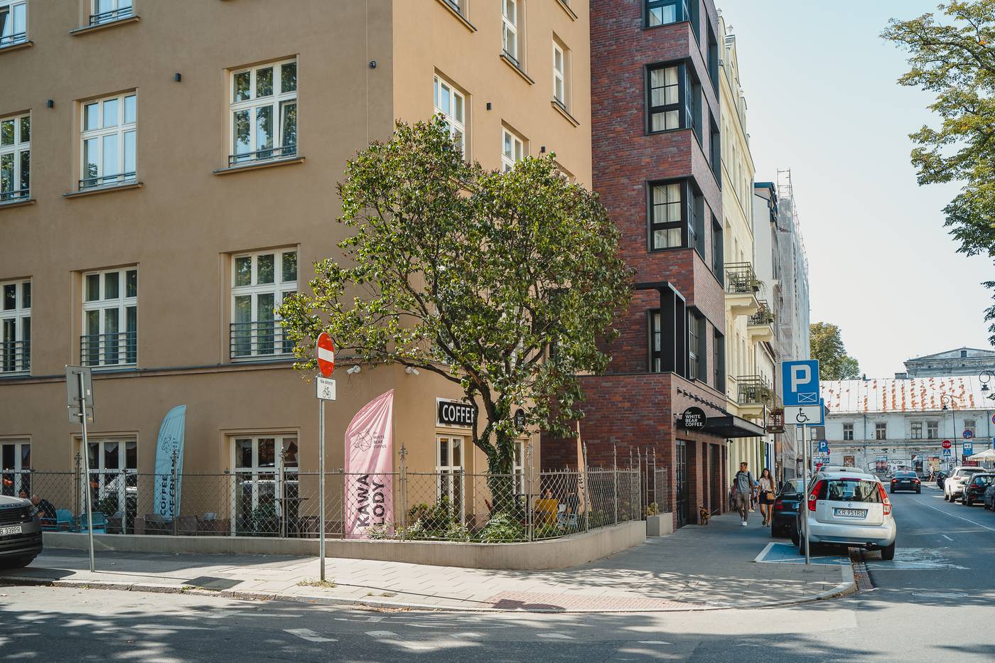 H11-Aparthotel-Lobby-10