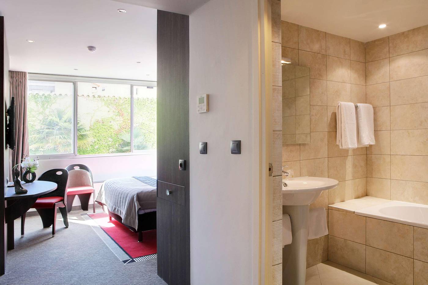 Best-Western-Premier-Patio-des-Artistes-Room-34