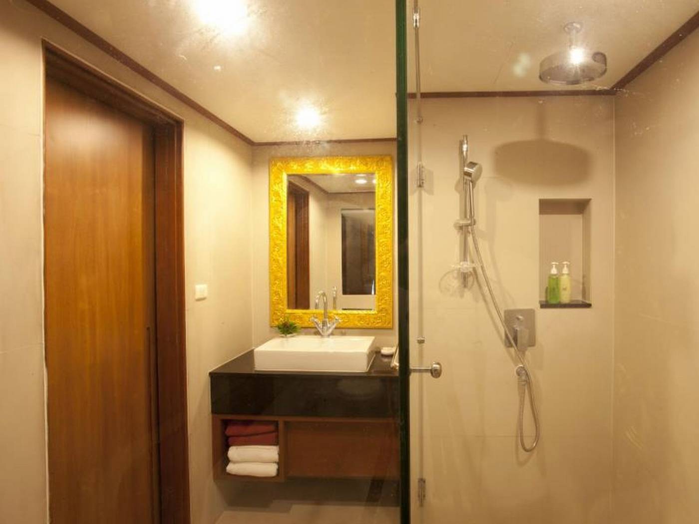 Kata-Palm-Resort-And-Spa-Room-40