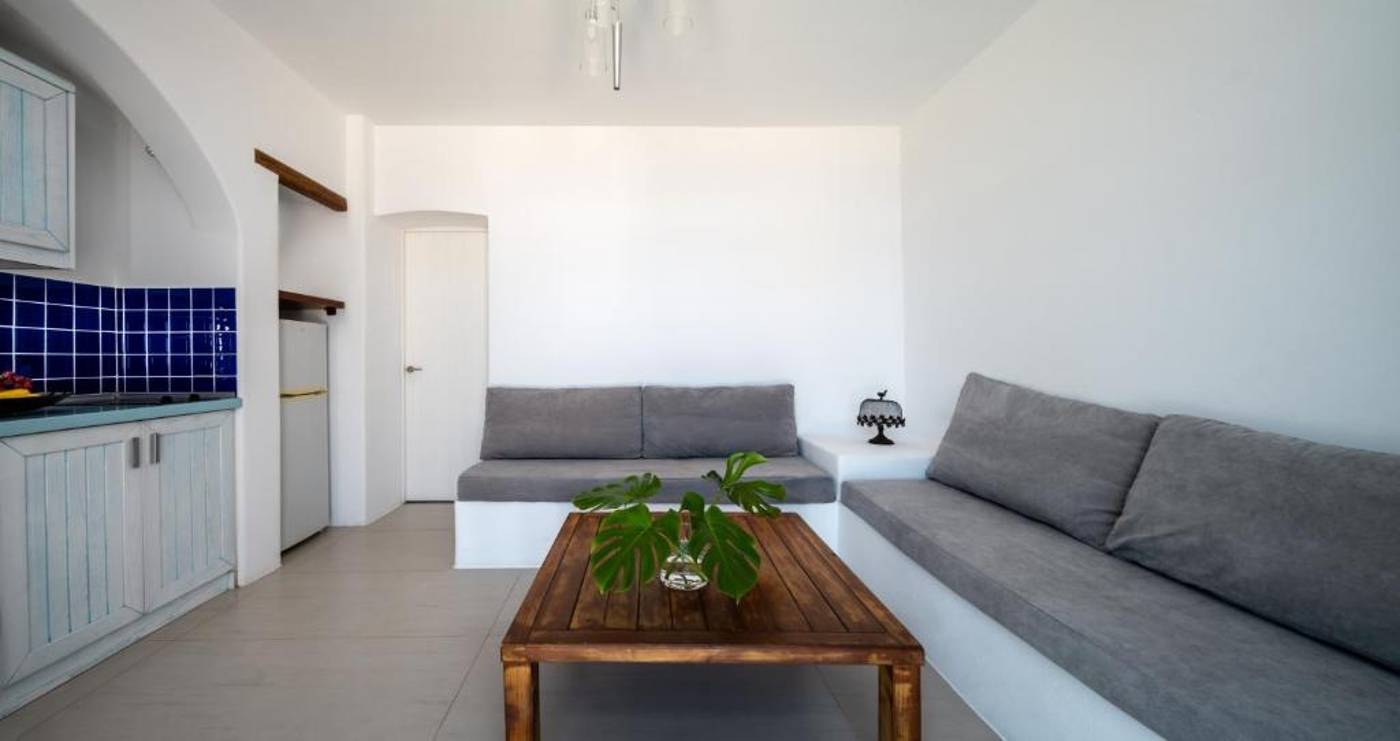 Anema-Boutique-Hotel--Villas-Santorini-Room-23