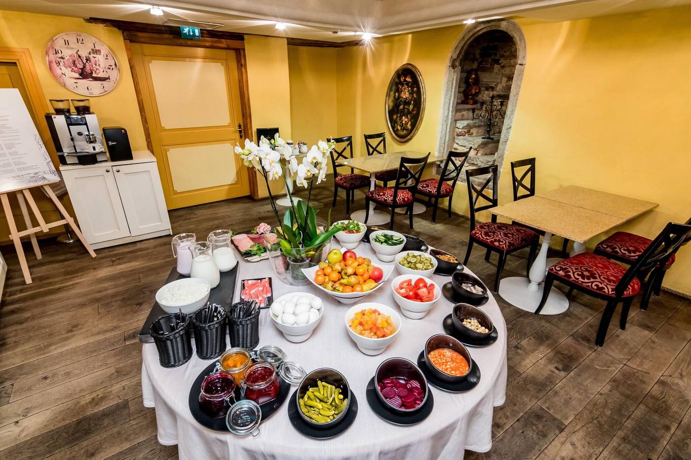 Meriton-Old-Town-Garden-Restaurant-27