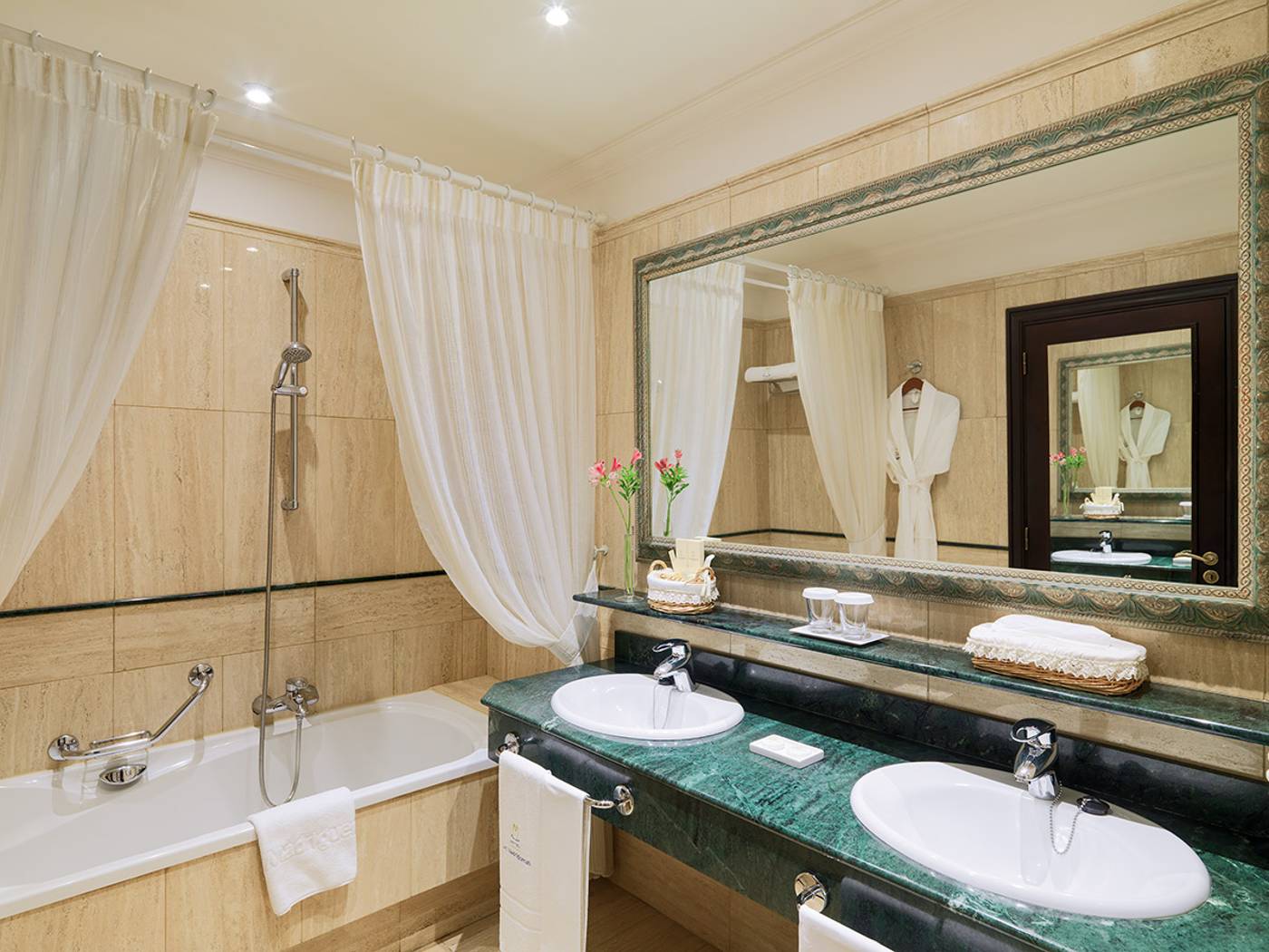 Las-Madrigueras-Room-33