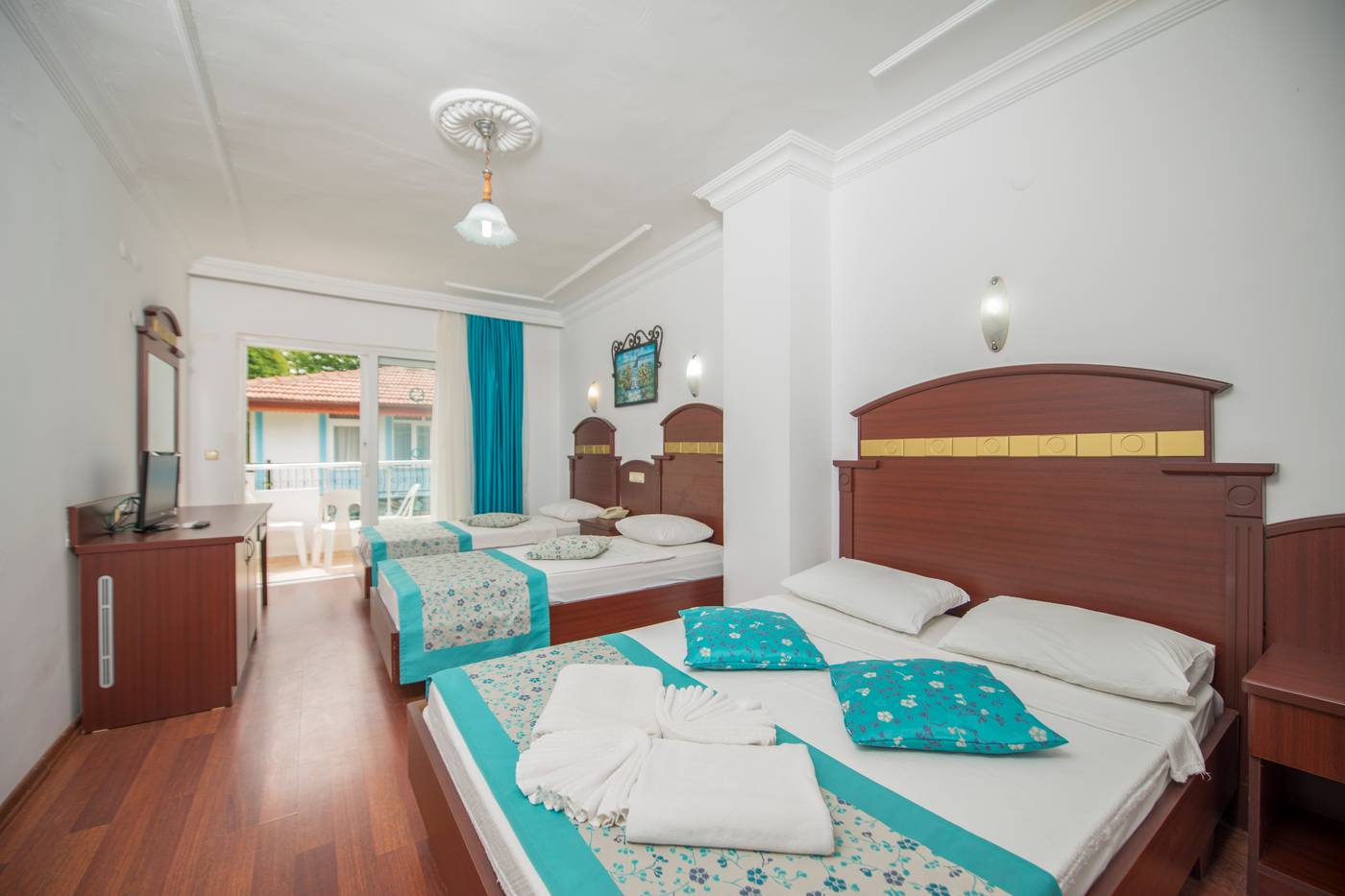 Side-Sunberk-Room-21