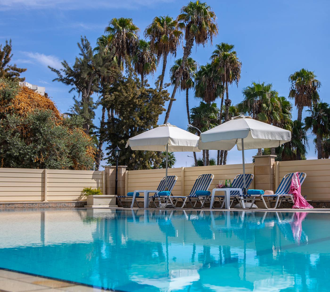 Kapetanios-Limassol-Hotel-Pool-3