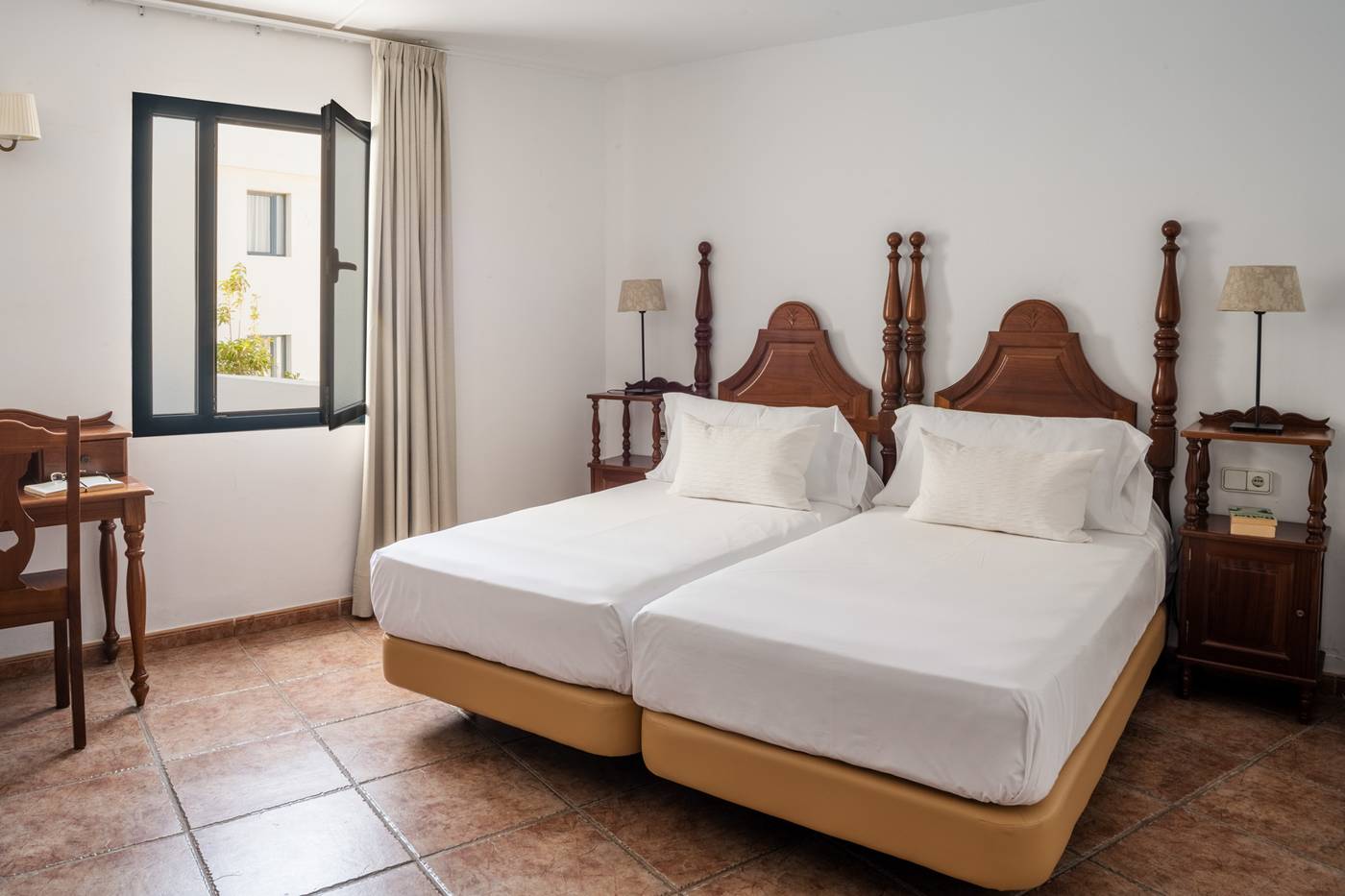 Nazaret-Mansion-Room-23