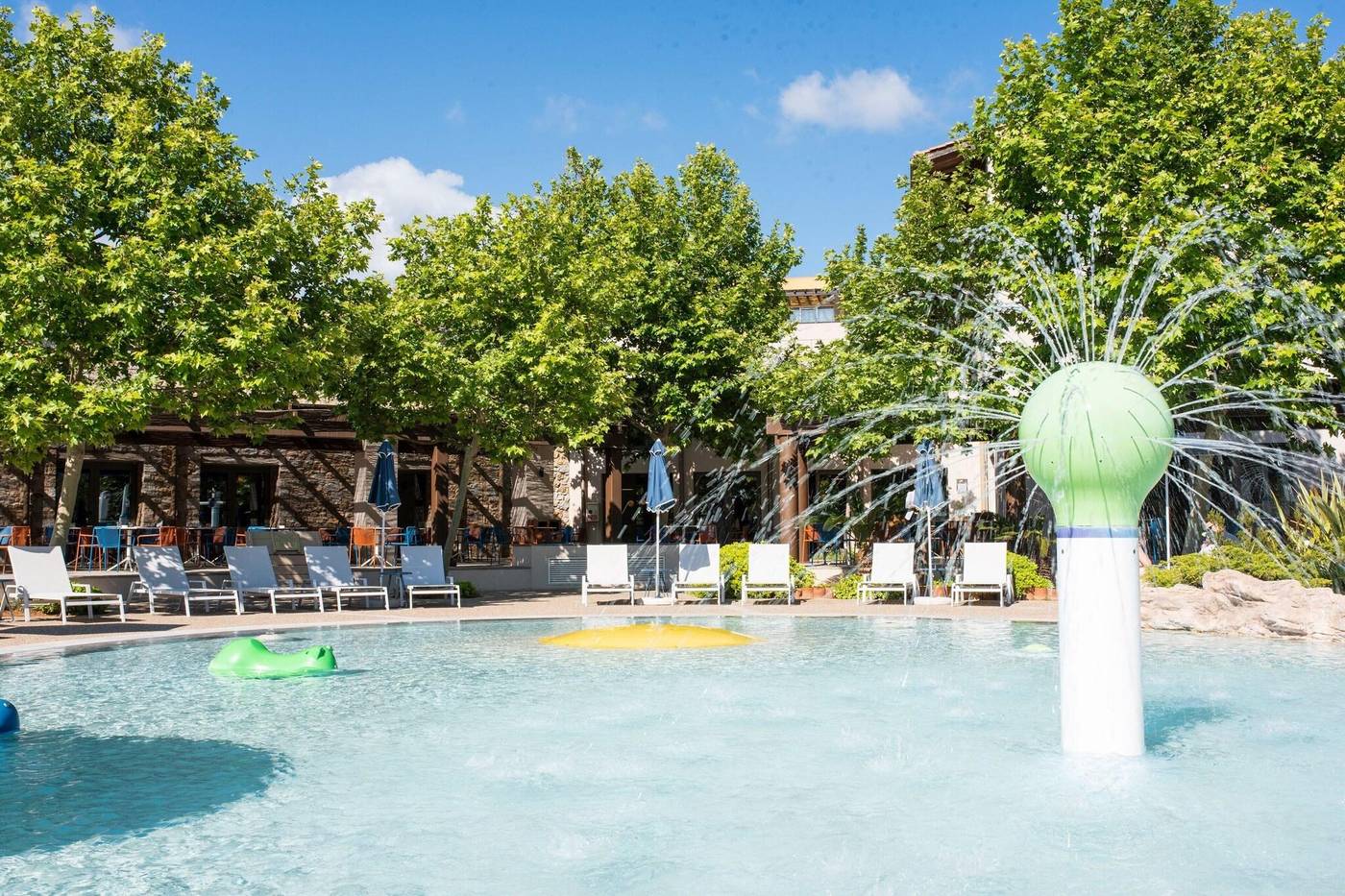 The-Romanos--A-Luxury-Collection-Resort-General-view-20