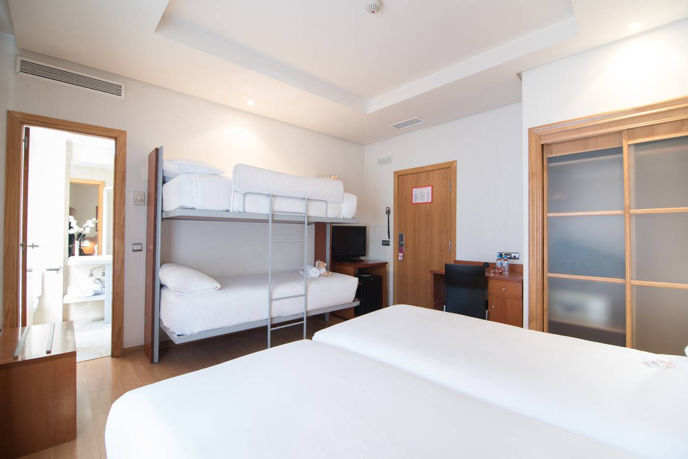 Petit-Palace-Preciados-Room-32