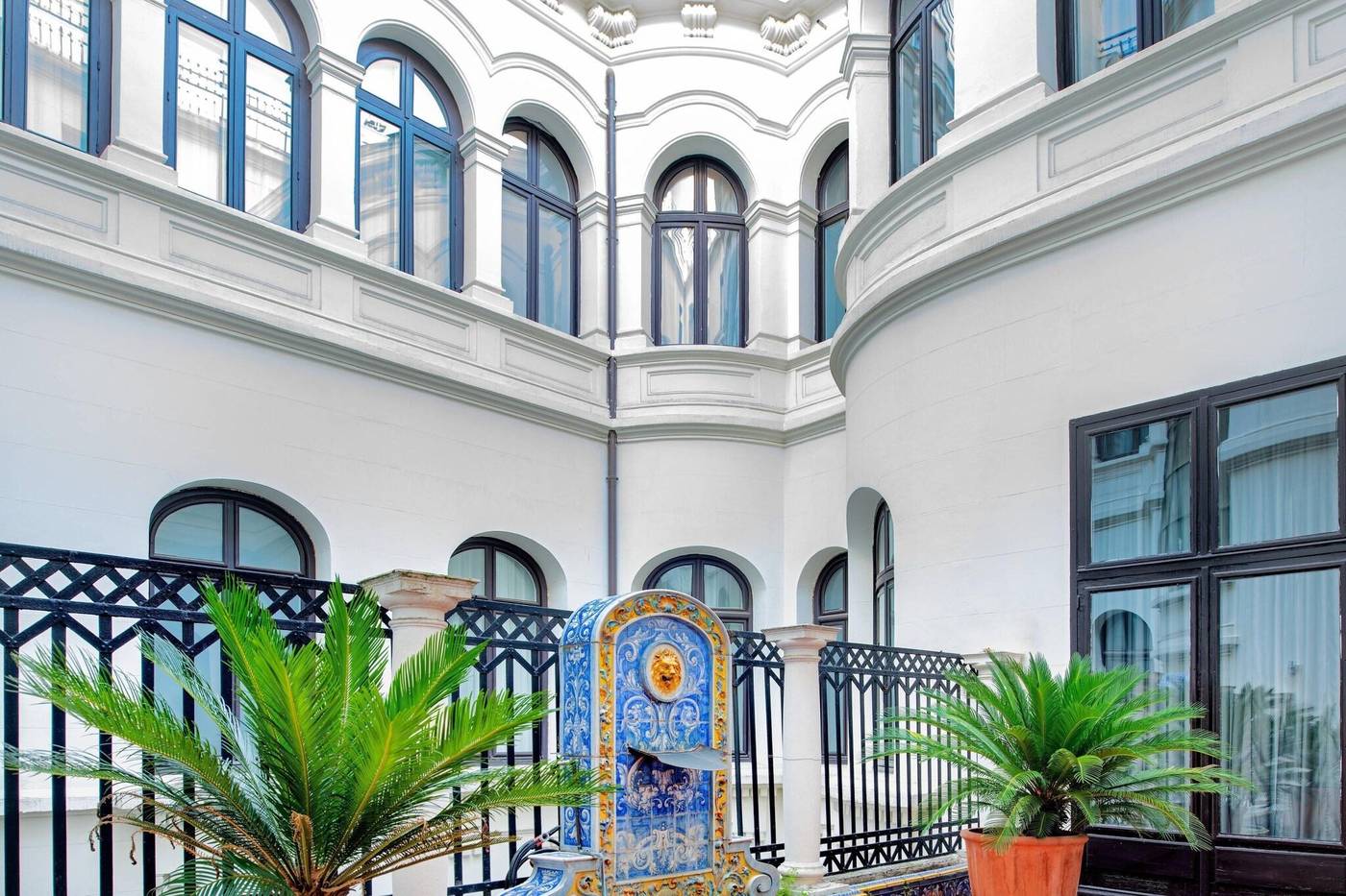 AC-Hotel-Palacio-del-Retiro-Autograph-Collection-General-view-2