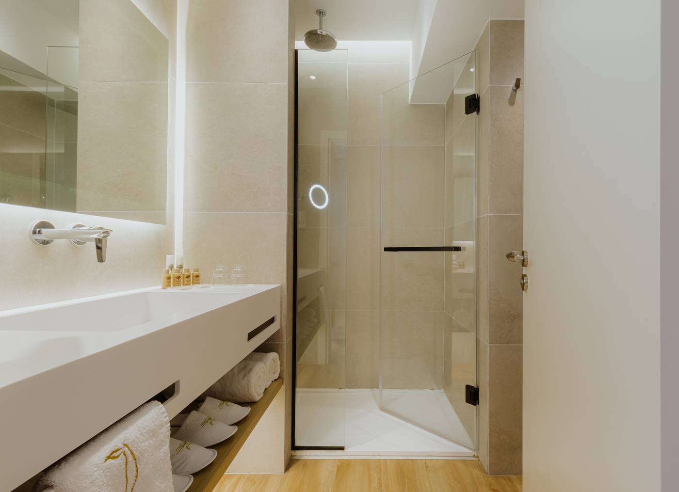 Golden-Coast-Room-42