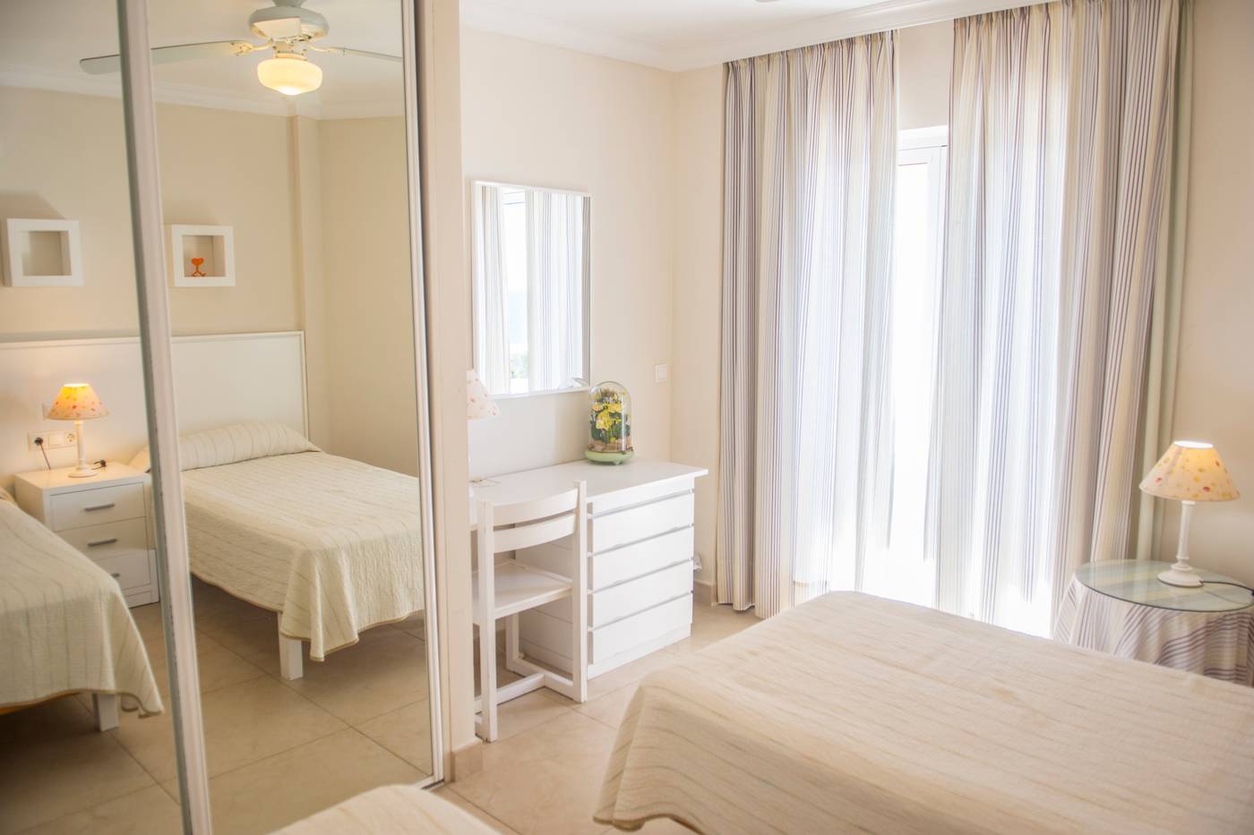 Hamilton-Court-Room-19