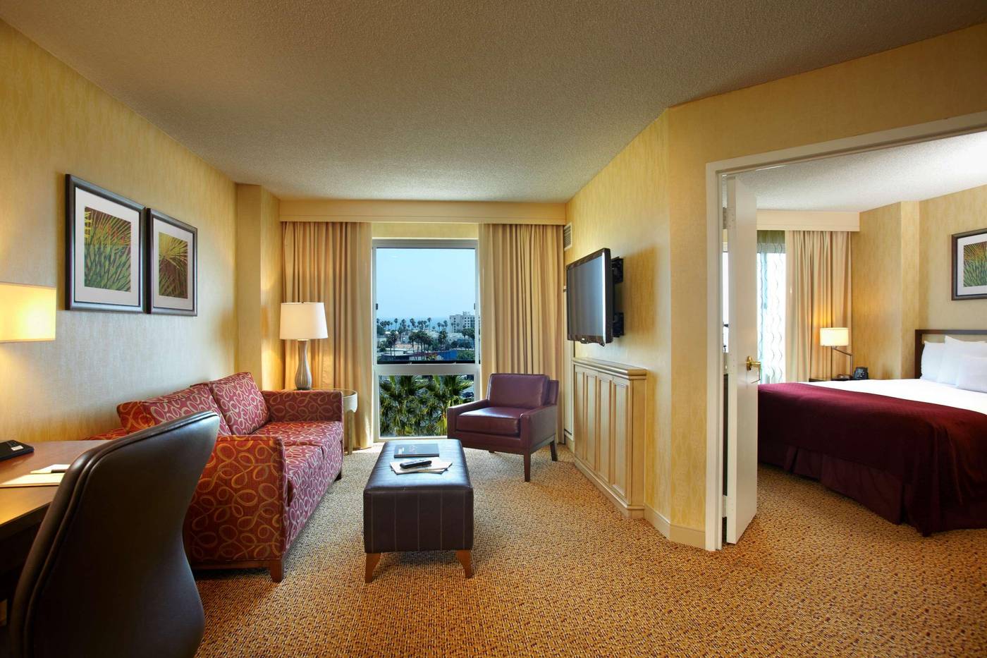 Hilton-Santa-Monica-Hotel---Suites-Room-12